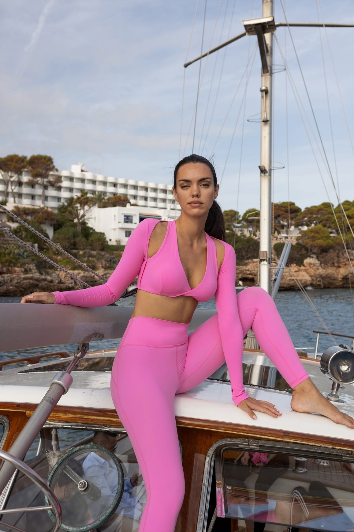 Lusivya - Burgu Detaylı Omuz Dekolteli Crop Set