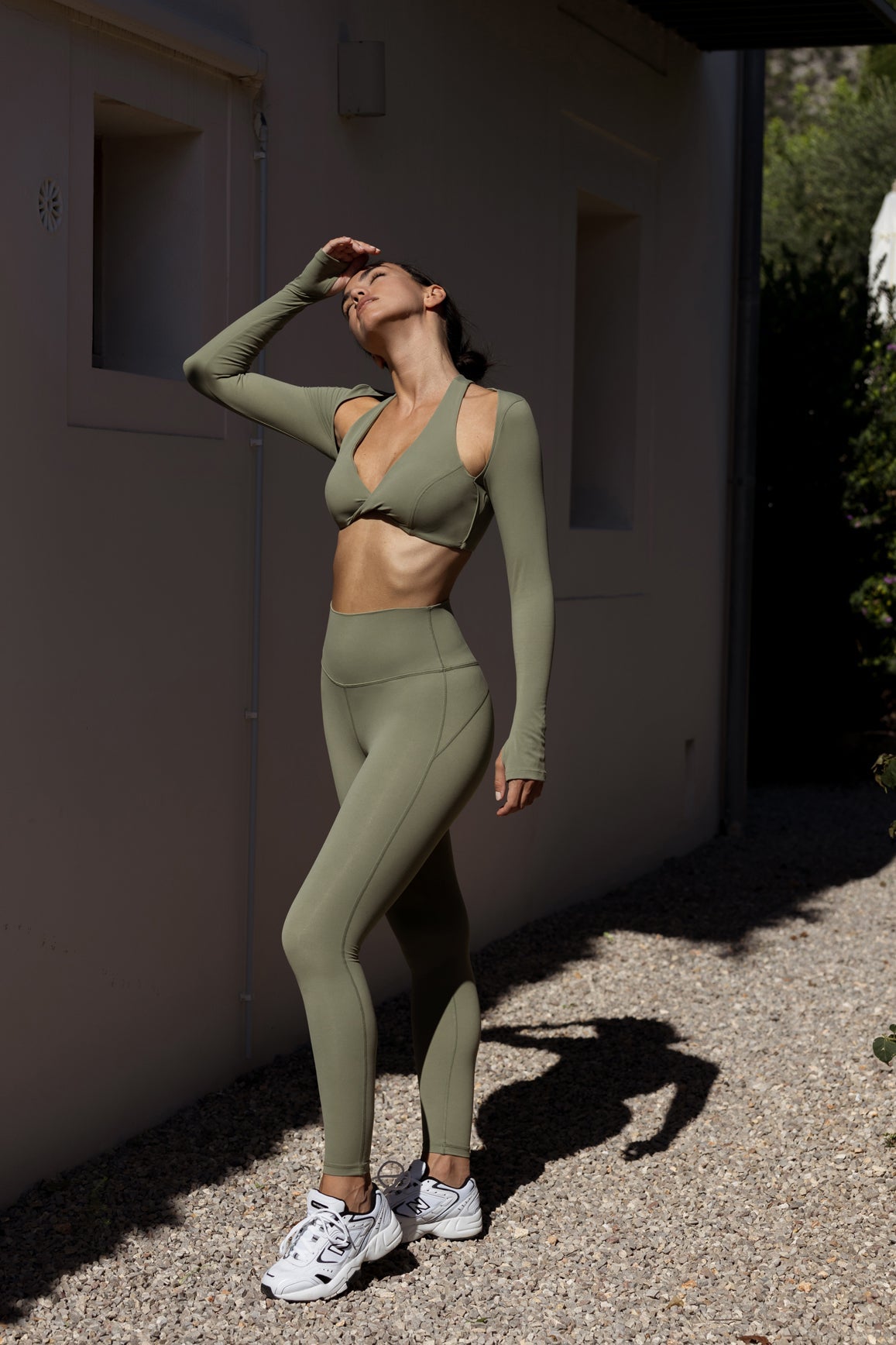 Lusivya - Burgu Detaylı Omuz Dekolteli Crop Set
