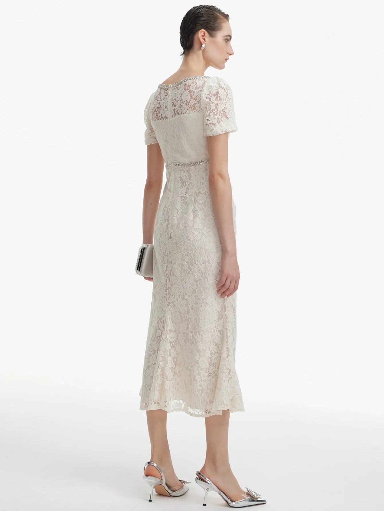 Kabarık Kollu İşlemeli Dantel Midi Elbise