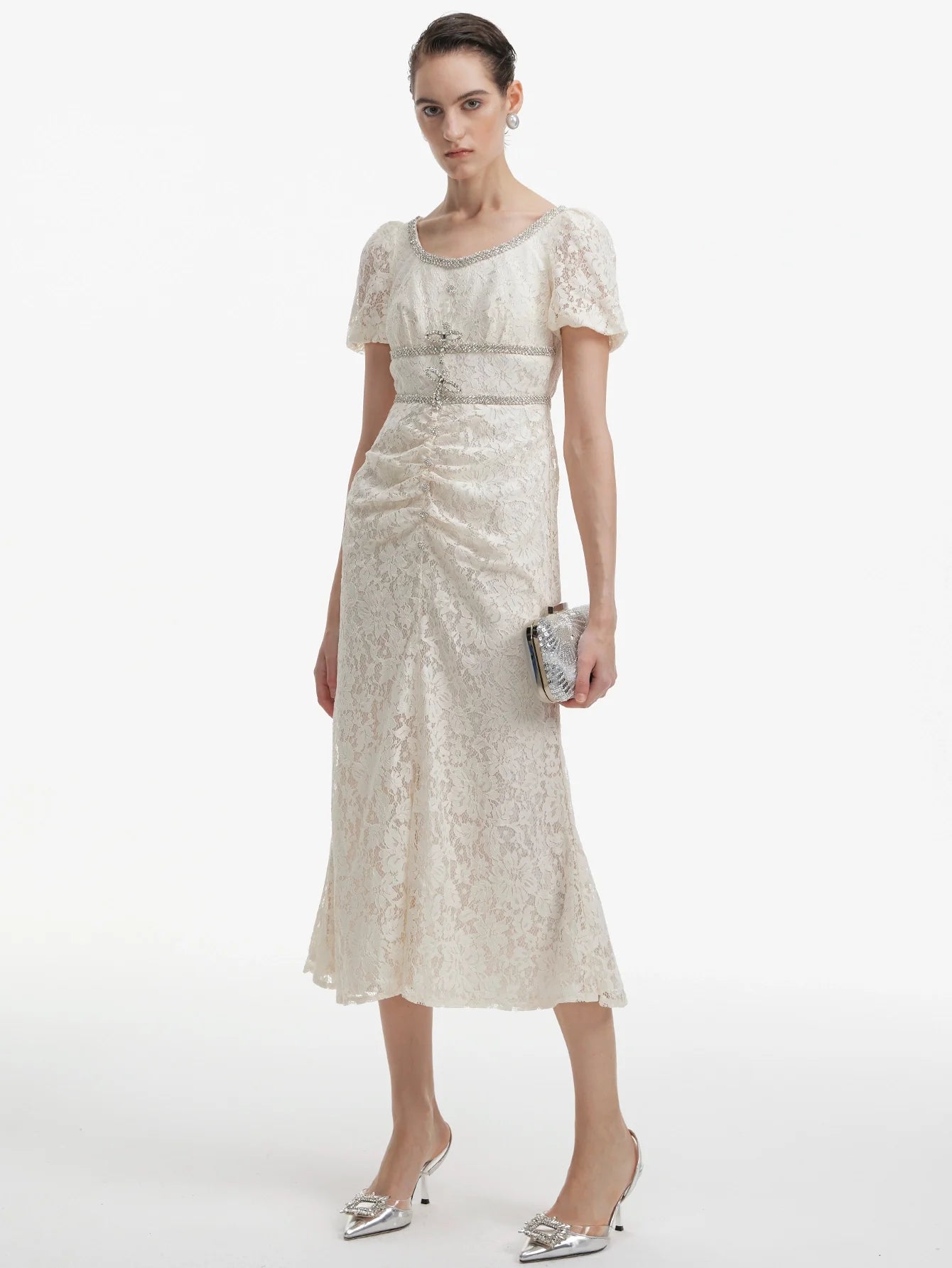 Kabarık Kollu İşlemeli Dantel Midi Elbise