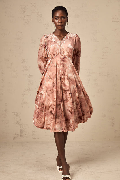 Maddalena Çiçek Desenli Süslenmiş Kadife Midi Elbise