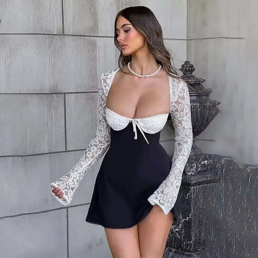 Dantelli Sırtı Açık Kısa Elbise