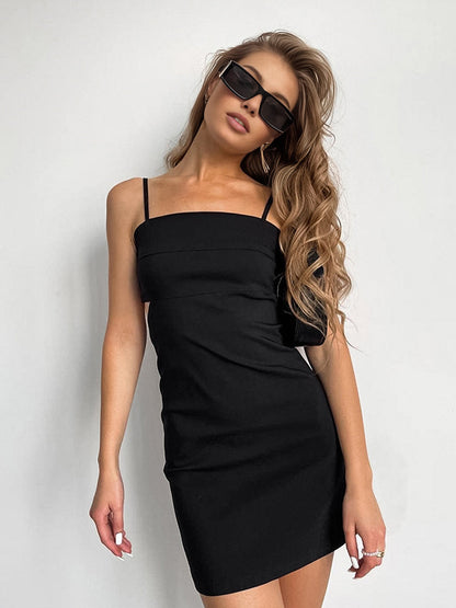 Ayarlanabilir Askılı Cutout Elbise