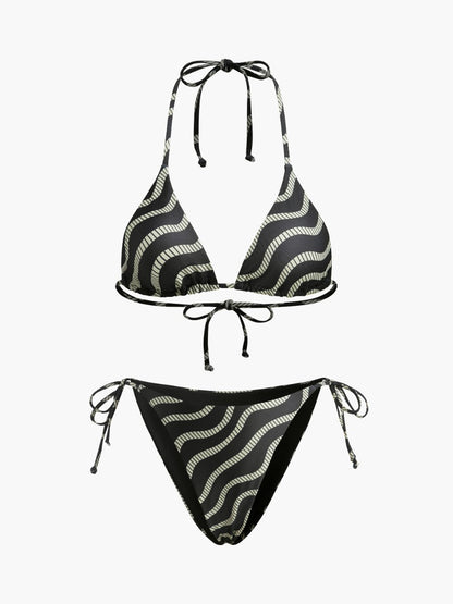 Şık Plaj Görünümü için Şık Dalga Desenli Üçgen Bikini Seti