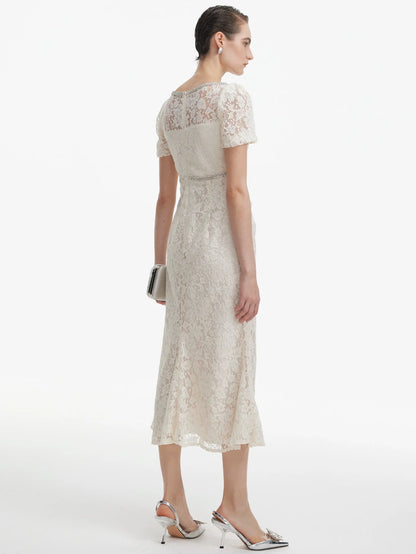 Kabarık Kollu İşlemeli Dantel Midi Elbise